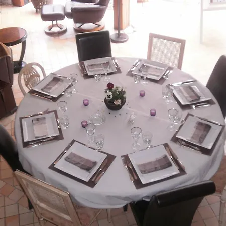 Le Jardin Des Roches Bed & Breakfast
