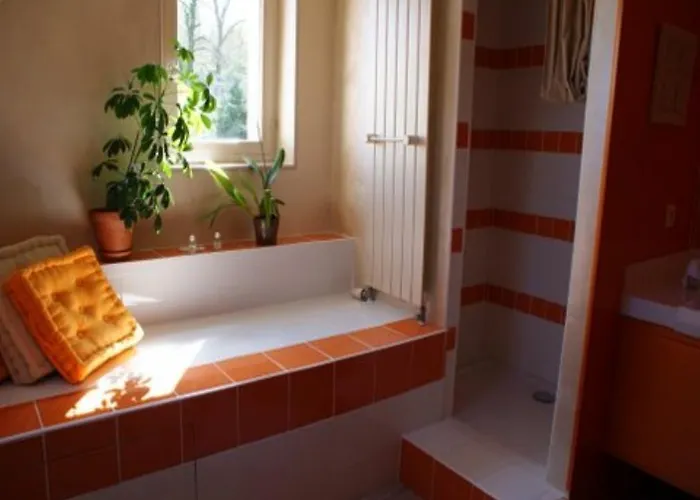 Alojamento de Acomodação e Pequeno-almoço Le Jardin Des Roches 3*