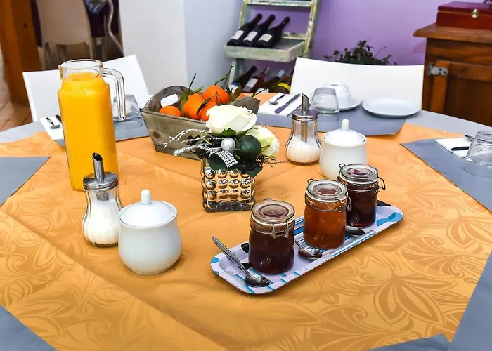 Alojamento de Acomodação e Pequeno-almoço Le Jardin Des Roches 3*